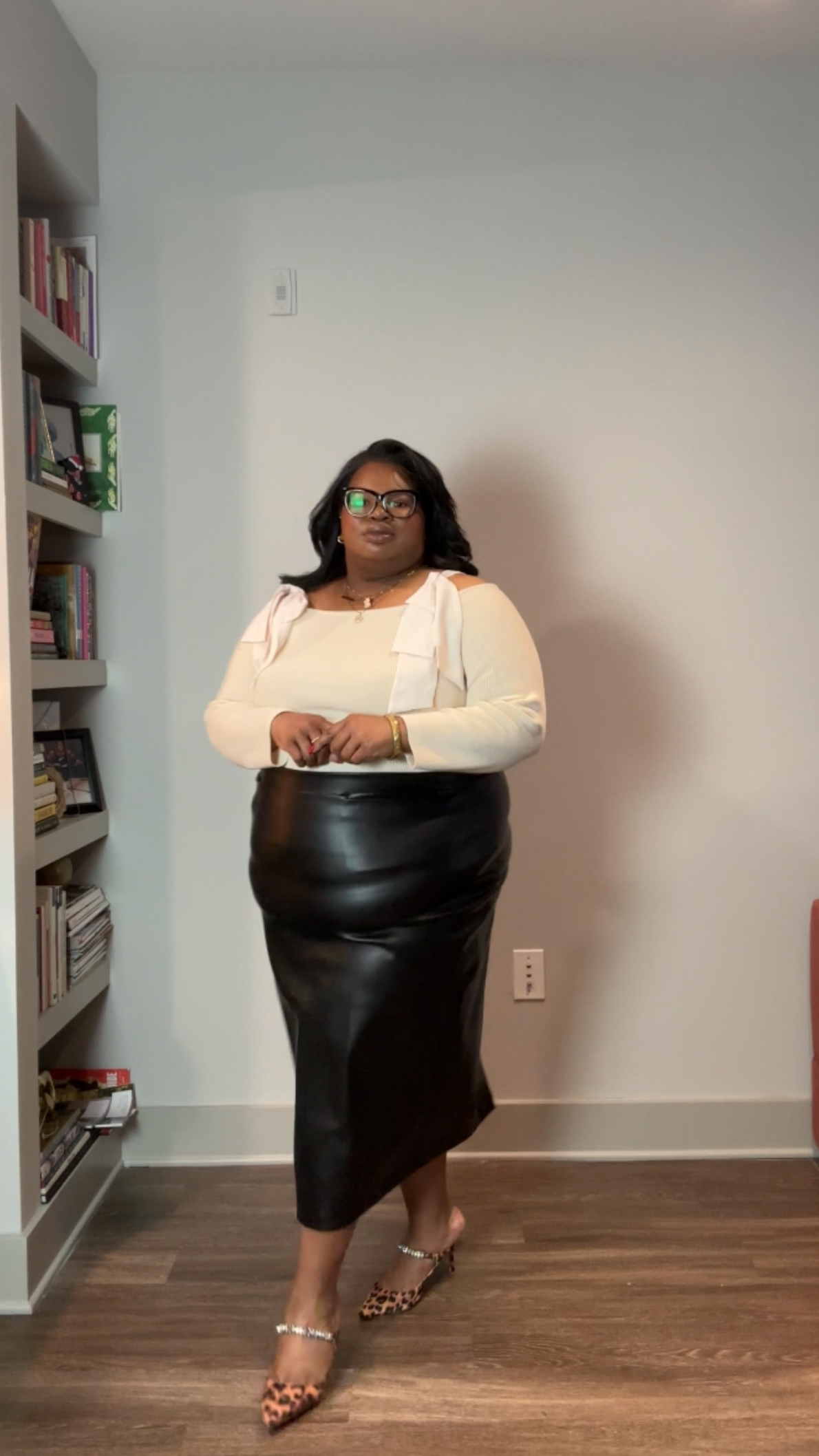 Vanilla Bow Charm | Knit Sweater – Plus